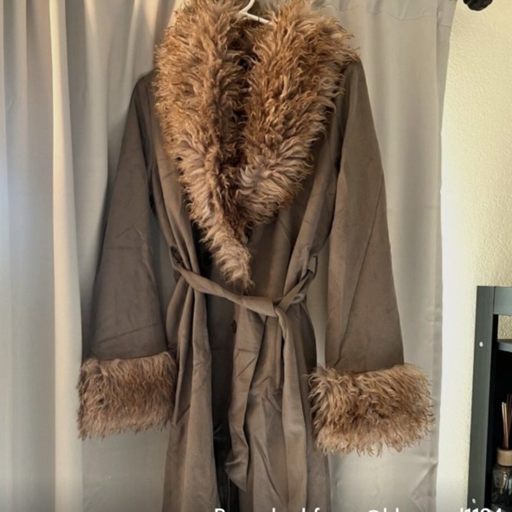 NWT PrettyLittleThing Penny Lane Brown Trench Coat with Faux Fur Trim - Picture 1 of 6